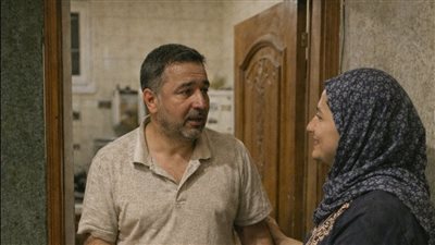 حكاية كان رجلا يعمل في محل بيع أدوات منزلية بسيطه