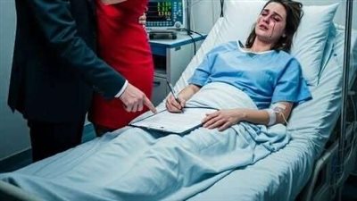 أُجبرت الزوجة على توقيع أوراق الطلاق في المستشفى على يد زوجها، ولكن بعد 3 سنوات عادت ومعها طفل وقوة جعلته يندم عليها لبقية حياته…