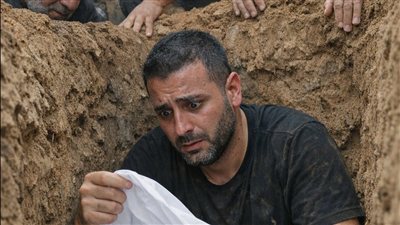 الشاب الوسيم
