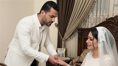 في ليلة زفافي عندما رأيت ذلك الشيء عند زوجي ارتجفت وفهمت لماذا منحتني عائلته فيلا على ضفاف البحيرة