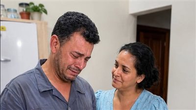 كانت زوجته تأخذ منه البطاقة البنكية كل نصف شهر