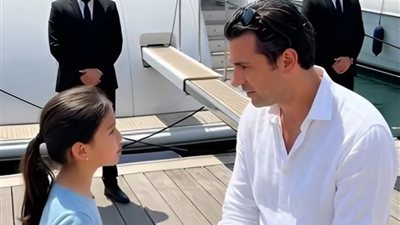 كان المليونير على وشك أن يأخذ رحلة في يخته، حتى ظهرت الفتاة الفقيرة وأنقذت حياته