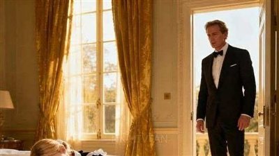 حين وجد الملياردير خادمته نائمة في غرفة نومه