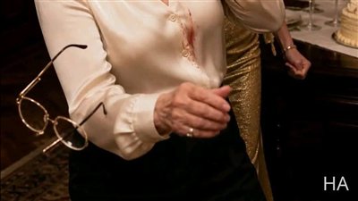 حفيدتي ضربتني بالقلم في عيد ميلادي السبعين