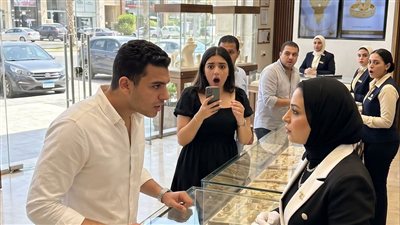 ملياردير دخل متخفي