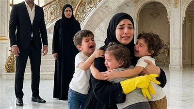 الخدامه اللى جت تنضف القصر