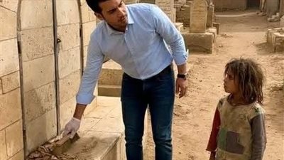 مليونير يزور قبر أبنائه والمفاجأة بانهم أحياء