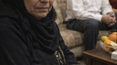 طلب من والدته ان تبحث عن عروسة بقلم سمير