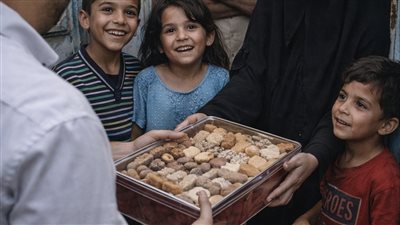 قصة آتت عائلة غنية لمحل حلويات