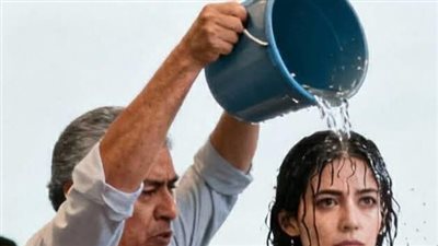 أهانها المدير لأنها بدت فقيرة… دون أن يعلم أنها المالكة المليارديرة للشركة