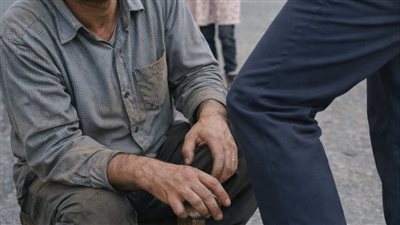قصة الرجل الثري وزوجته المستغلة